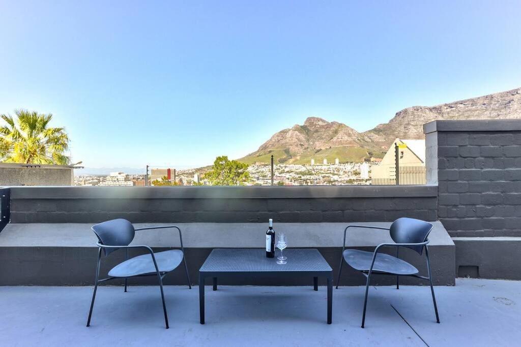 Secure In Modern, New Development! Cidade Do Cabo
