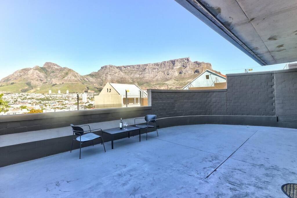 Apartment Secure In Modern, New Development!